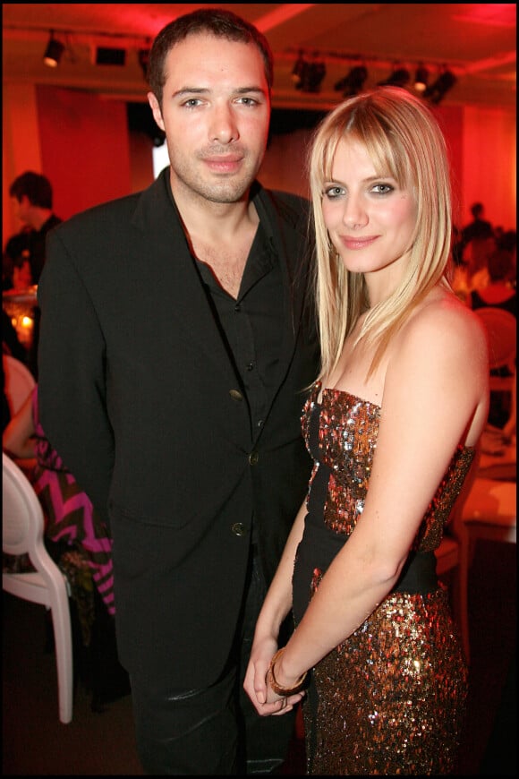 Nicolas Bedos et Mélanie Laurent lors du dîner de la mode contre le sida en 2010
