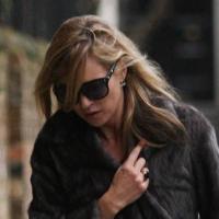 Kate Moss : Effondrée par la disparition de son ami Alexander McQueen... elle ne peut plus contenir ses larmes !