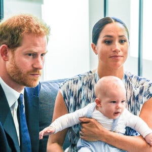 Le prince Harry et Meghan Markle présentent leur fils Archie à Desmond Tutu à Cape Town, Afrique du Sud le 25 septembre 2019. 