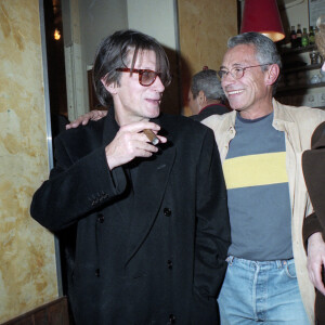 Archives - Jacques Dutronc, Jean-Marie Périer et Françoise Hardy - Exposition "Jean-Marie Périer", Carte blanche du magazine Elle, à Paris. En 1990 © Jean-Claude Woestelandt / Bestimage