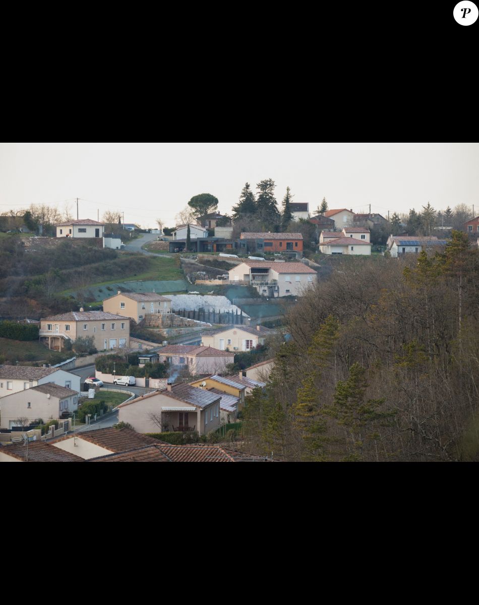 La maison en construction de Delphine Jubillar (Aussaguel), disparue sans laisser de traces depuis le 16 décembre 2020 à Cagnac les Mines dans le Tarn. Un gendarme et une équipe du service des eaux ont mené des investigations pour chercher des traces dans le réseau raccordé à la maison. Le 7 janvier 2021 © Frédéric Maligne / Bestimage