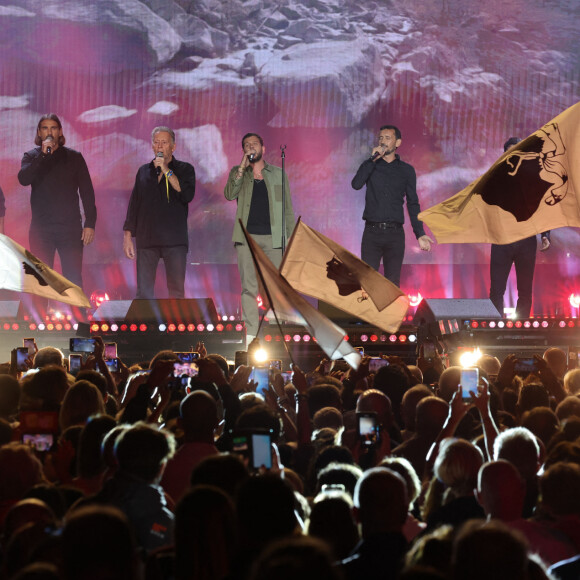 Claudio Capéo et Canta U Populu Corsu - Enregistrement de l'émission "Embarquement immédiat" au théâtre de verdure du Casone à Ajaccio, diffusée le 4 novembre sur France 3. Le 11 octobre 2022.  © Olivier Sanchez / Bestimage 