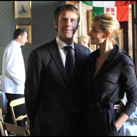 Le prince Emmanuel Philibert de Savoie et la princesse Clotilde de Savoie assistent au 1337me anniversaire de la garde nationale d'honneur à Rome le 16 janvier 2011