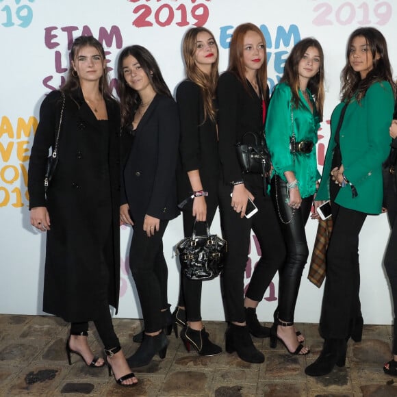 Giulia Le Ruyet Marcassus, Vittoria de Savoie (fille de C. Courau et E.P de Savoie (5ème en partant de la droite)) et des amies - Photocall - Etam Live Show 2019 au Stade Roland Garros à Paris le 24 septembre 2019. © Rachid Bellak / Bestimage  Etam Live Show 2019 at Roland Garros stadium in Paris on september 24th 2019 - Photocall - Etam Live Show 2019 au Stade Roland Garros à Paris le 24 septembre 2019. 