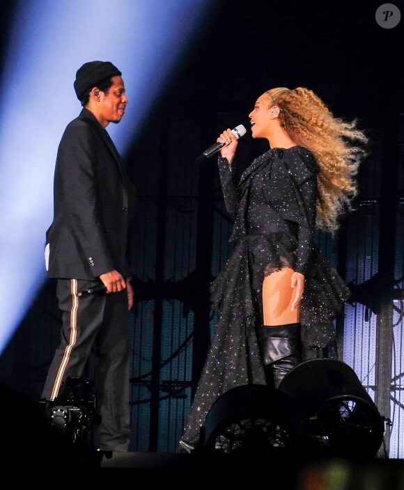 Beyonce Knowles en compagnie de son mari Jay-Z en concert au Principality Stadium à Cardiff, le 6 juin 2018. 