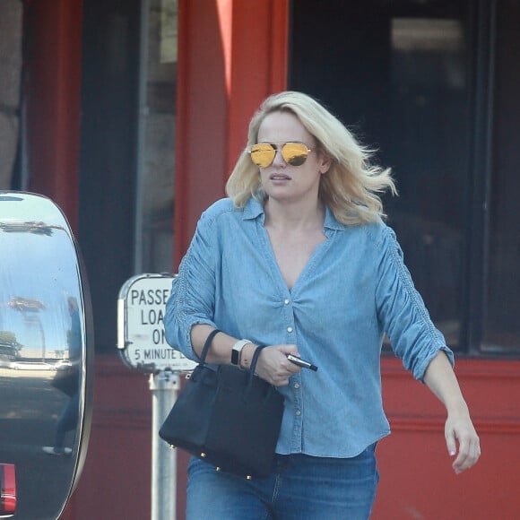 Exclusif - Rebel Wilson achète un cadeau pour un bébé à Los Angeles, le 16 septembre 2022. 