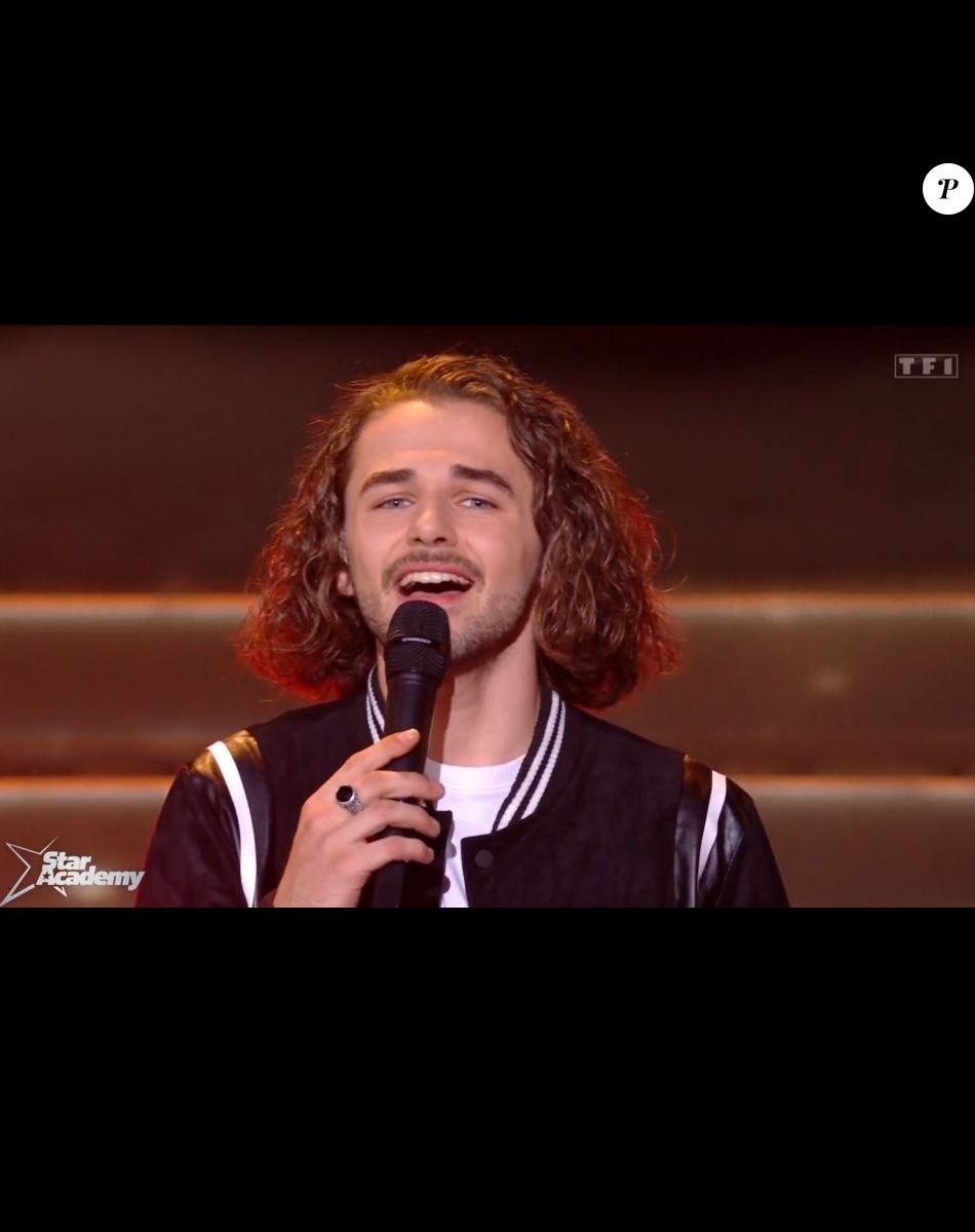 Julien en duo avec son frère Mathieu lors du prime de la "Star Academy" du 5 novembre 2022, sur TF1