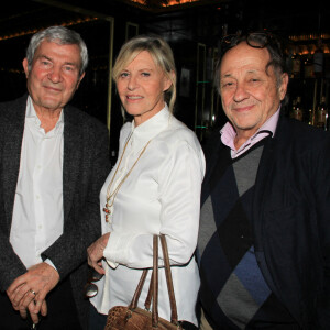 Martin Lamotte et sa femme Sophie, Chantal Ladesou et son mari Michel Ansault - Première édition du "Prix littéraire Castel" chez Castel (club privé-restaurant) à Paris le 7 novembre 2022.  © Philippe Baldini / Bestimage  