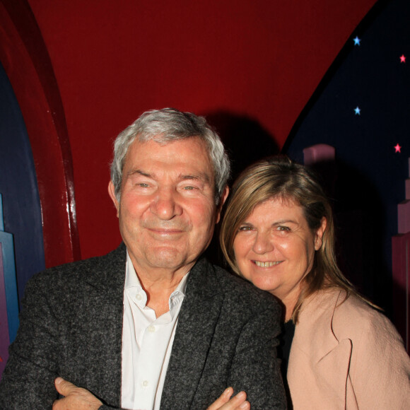Martin Lamotte et sa femme Sophie - Première édition du "Prix littéraire Castel" chez Castel (club privé-restaurant) à Paris le 7 novembre 2022. © Philippe Baldini / Bestimage  
