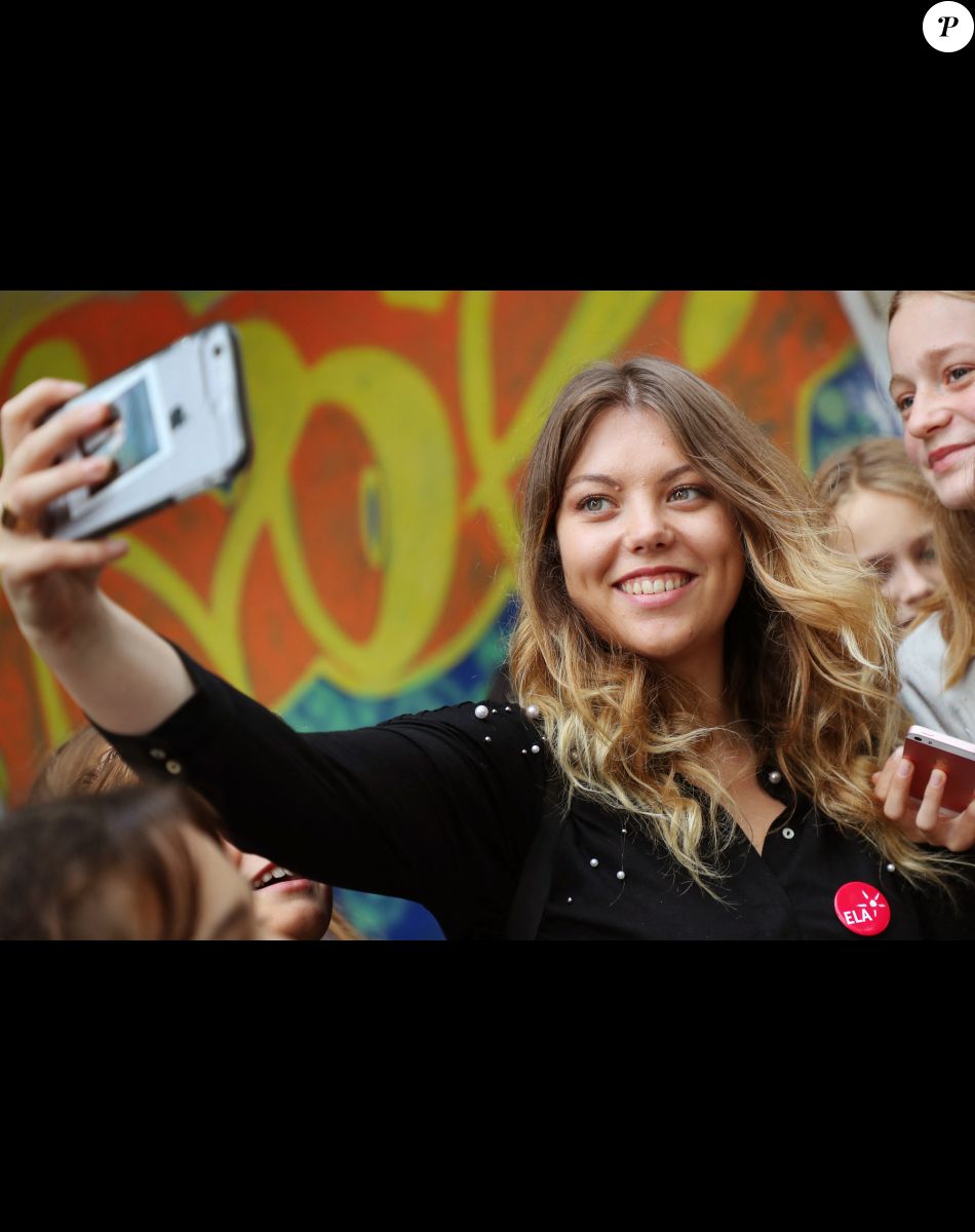 Héloïse Martin dans un collège à Bordeaux le 14 octobre 2019. © Patrick Bernard-Quentin Salinier/ Bestimage