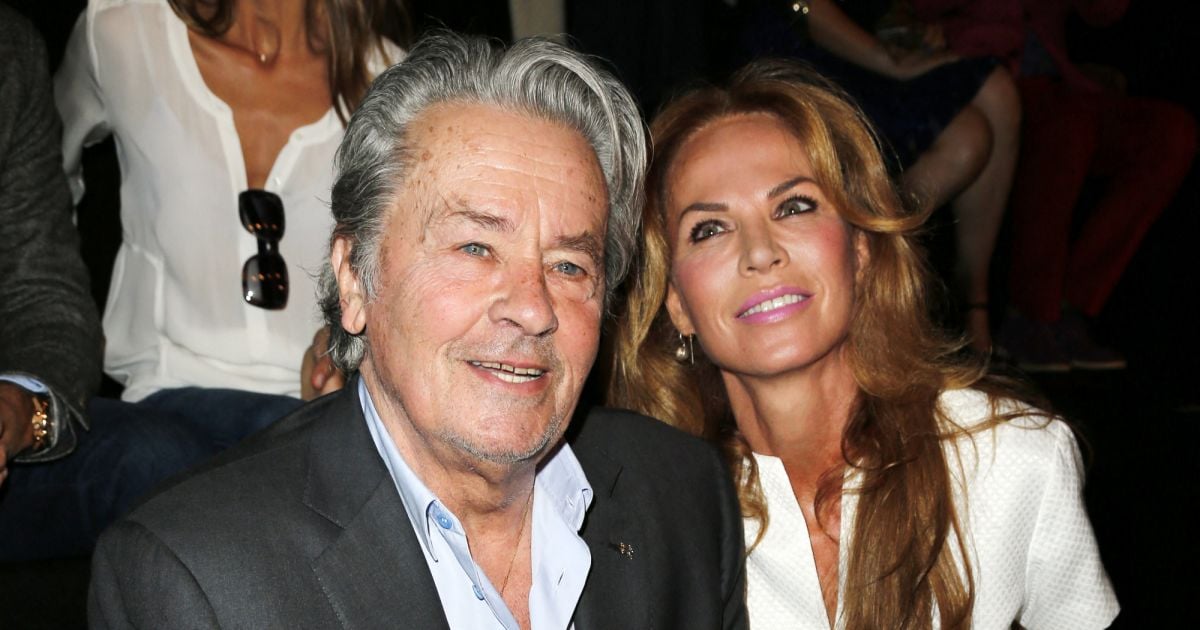 Alain Delon et Rosalie Van Breemen au défilé de mode Elie Saab ...