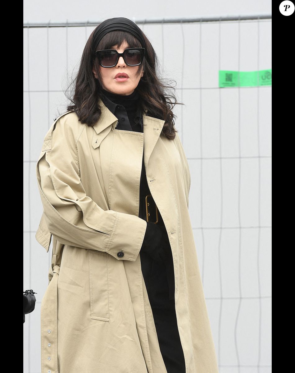 Isabelle Adjani - Célébrités au défilé Dior Collection Femme Prêt-à-porter Printemps/Eté 2023 lors de la Fashion Week de Paris, France, le 27 septembre 2022. © Giancarlo Gorassini/Bestimage
