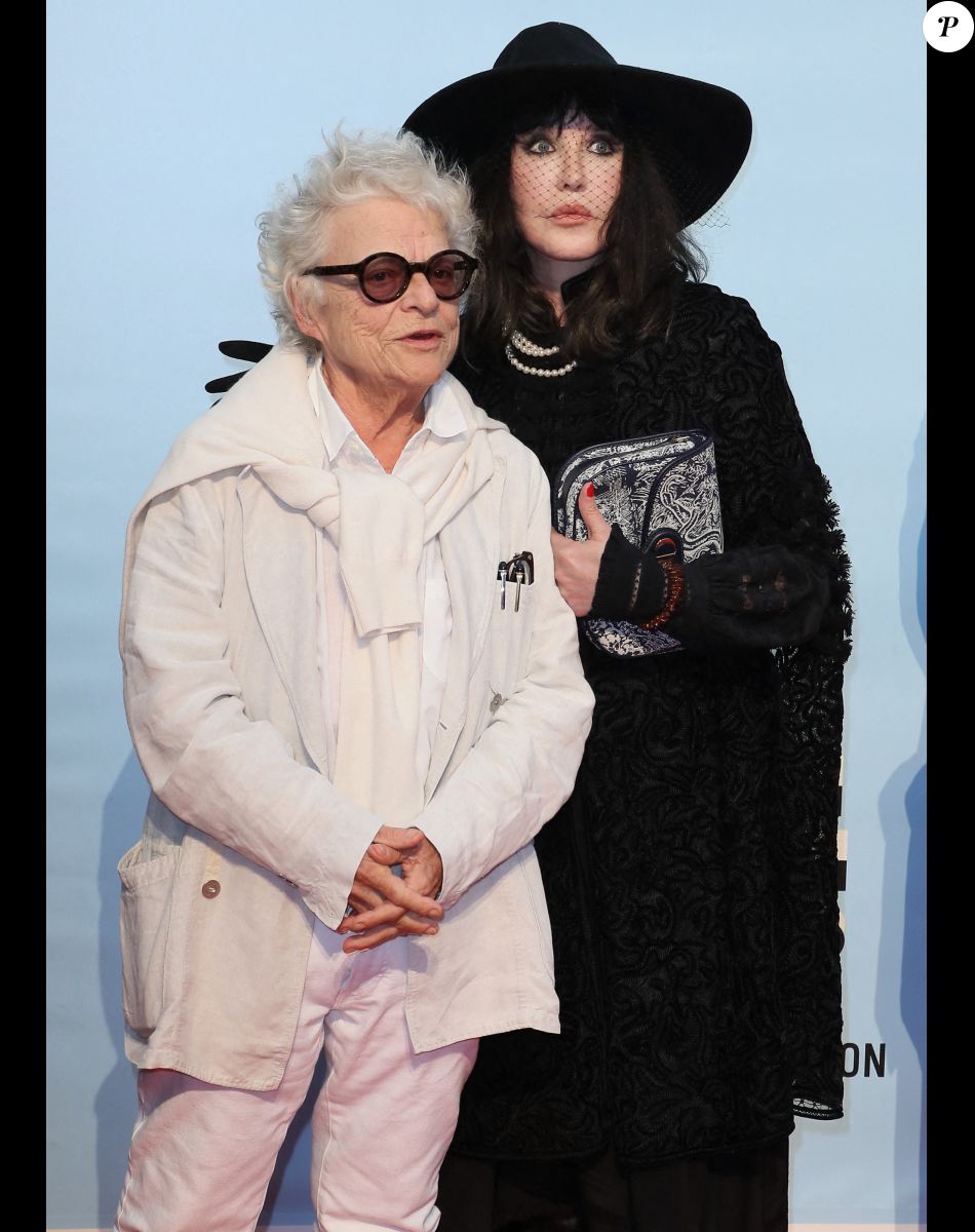 Josée Dayan et Isabelle Adjani au photocall de la soirée de présentation du téléfilm "Diane de Poitiers" lors de la 24ème édition du Festival de la Fiction TV de La Rochelle, France, le 16 septembre 2022. © Patrick Bernard/Bestimage