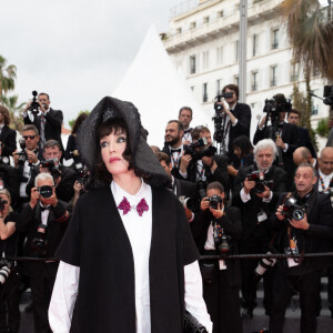 Isabelle Adjani - Montée des marches du film " Les Amandiers " lors du 75ème Festival International du Film de Cannes. Le 22 mai 2022 © Cyril Moreau / Bestimage 