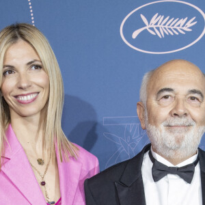 Gérard Jugnot et sa femme Patricia Campi - Photocall du dîner d'ouverture du 75ème Festival International du Film de Cannes. Le 17 mai 2022 © Borde-Jacovides-Moreau / Bestimage.