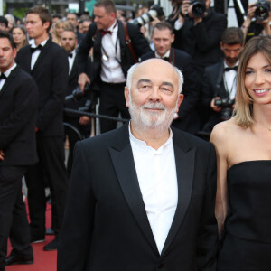 Gérard Jugnot et sa compagne Patricia Campi - Montée des marches du film "Twin Peaks" lors du 70ème Festival International du Film de Cannes. Le 25 mai 2017. © Denis Guignebourg / Bestimage.