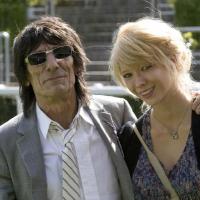 Ronnie Wood : Le guitariste des Rolling Stones de nouveau amoureux de... la très jeune Ekaterina ?