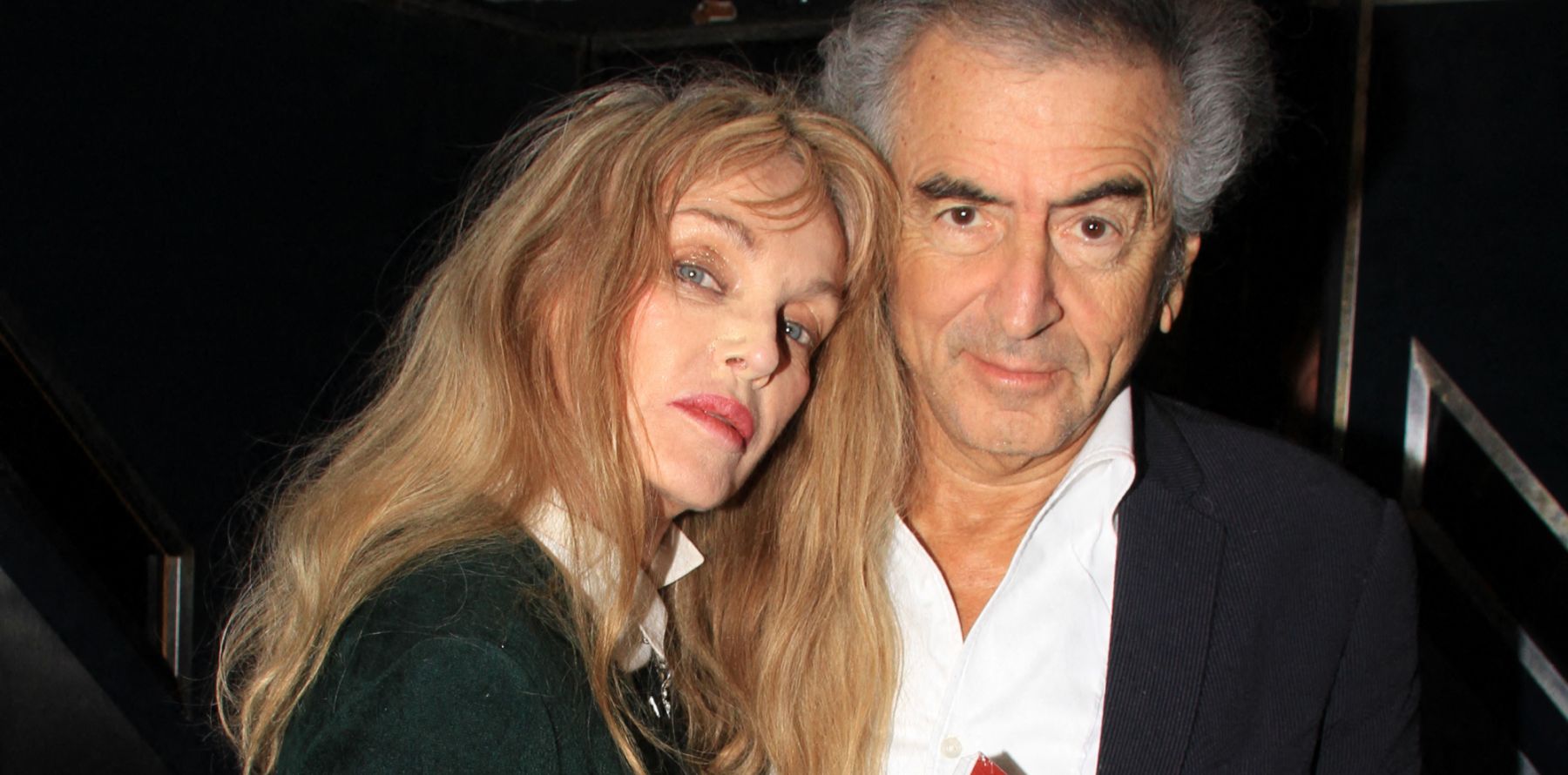 Bernard Henri Levy Et Sa Nouvelle Compagne Arielle Dombasle folle d'amour dans les bras de Bernard-Henri Lévy, Yann  Moix s'affiche avec sa jeune compagne - Purepeople
