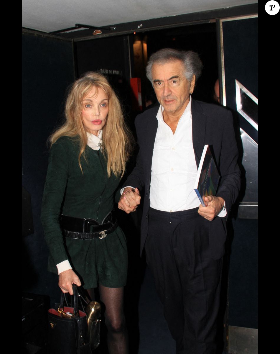 Bernard Henri Levy Et Sa Nouvelle Compagne Arielle Dombasle folle d'amour dans les bras de Bernard-Henri Lévy, Yann  Moix s'affiche avec sa jeune compagne - Purepeople
