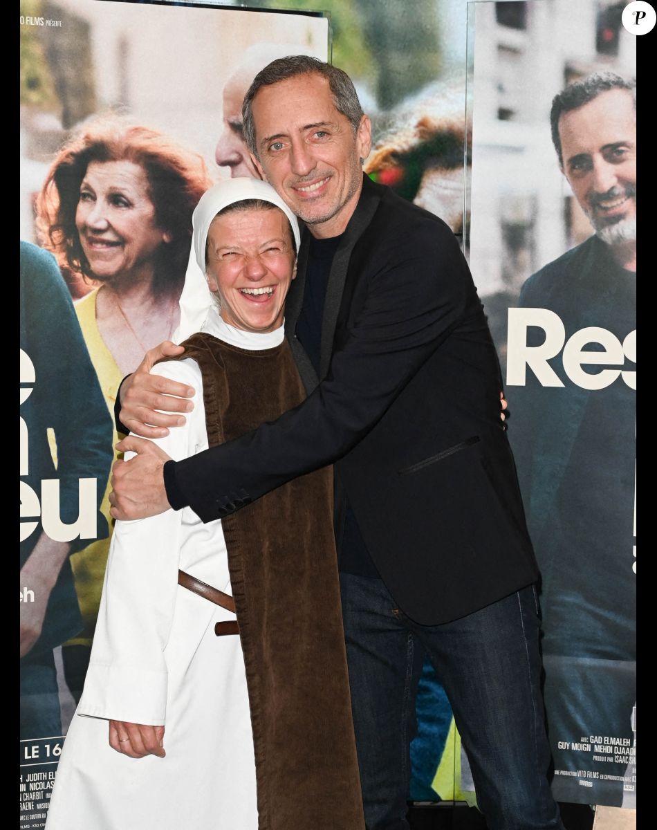 Gad Elmaleh en famille : Régine, David et Judith fiers acteurs, devant ...