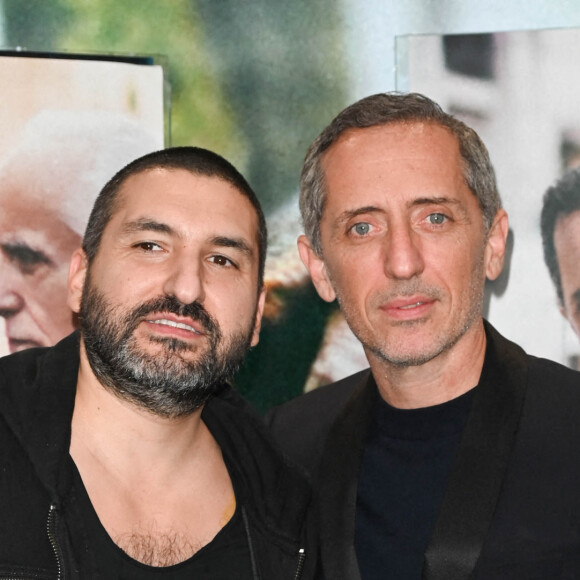 Ibrahim Maalouf et Gad Elmaleh à la première du film "Reste Un Peu" au cinéma UGC Ciné Cité Les Halles à Paris, le 15 novembre 2022. © Guirec Coadic/Bestimage 