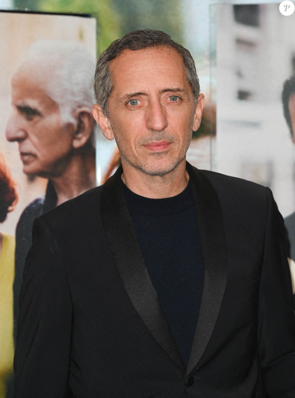 Gad Elmaleh à la première du film Reste Un Peu au cinéma UGC Ciné Cité