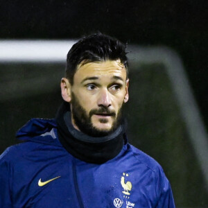 Hugo Lloris ( France ) - - Entraînement de l'équipe de France de football avant le départ pour la coupe du monde au Qatar, au centre de formation et centre National du Footbal de Clairefontaine le 15 novembre 2022.