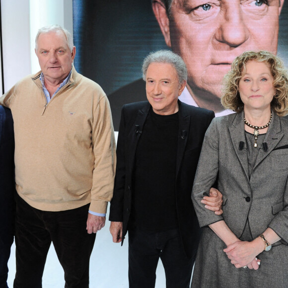 Exclusif - Emmanuel Chaunu, Mathias Moncorgé-Gabin, Michel Drucker et Florence Moncorgé-Gabin - Enregistrement de l'émission "Vivement Dimanche, hommage à Jean Gabin" au Studio Gabriel à Paris, présentée par M.Drucker et diffusée le 20 novembre sur France 3. Le 11 novembre 2022 © Guillaume Gaffiot / Bestimage