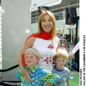 Jane Seymour et ses fils Kris et John - Première du film "Spirit" à Los Angeles.