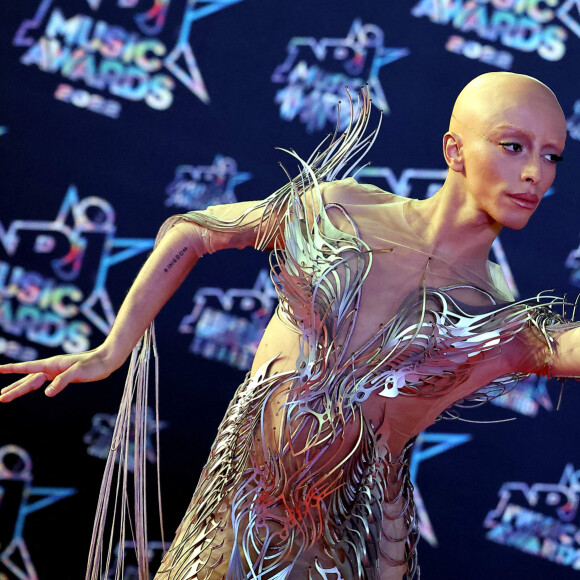 Bilal Hassani au photocall de la 24ème édition des "NRJ Music Awards (NMA)" au Palais des Festivals à Cannes le 18 novembre 2022. © Dominique Jacovides / Bestimage