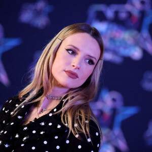 Angele au photocall de la 24ème édition des "NRJ Music Awards (NMA)" au Palais des Festivals à Cannes le 18 novembre 2022. © Dominique Jacovides / Bestimage