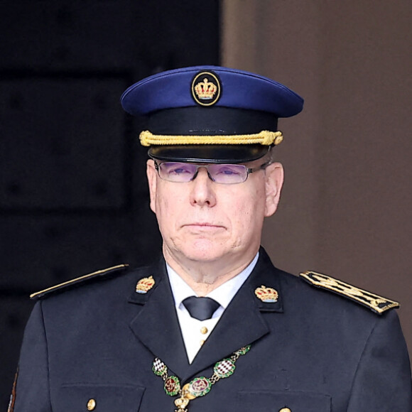 Le prince Albert II de Monaco - La famille princière au balcon du palais lors de la Fête Nationale de la principauté de Monaco le 19 novembre 2022. © Dominique Jacovides / Bruno Bebert / Bestimage