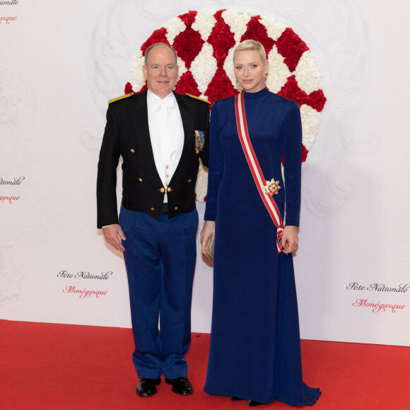 Le prince Albert II de Monaco, La princesse Charlène de Monaco - Arrivées à la soirée de gala de la Fête Nationale Monégasque au Grimaldi Forum le 19 novembre 2022. © Olivier Huitel / Pool Monaco / Bestimage