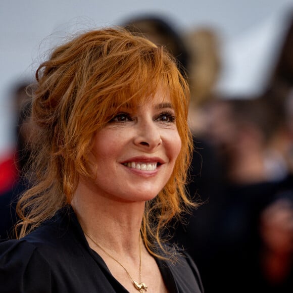 Mylène Farmer - Montée des marches du film " OSS 117 : Alerte rouge en Afrique Noire " lors du 74ème Festival International du Film de Cannes. Le 17 juillet 2021 © Borde-Jacovides-Moreau / Bestimage.