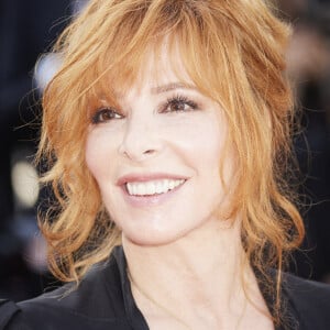 Mylène Farmer - Montée des marches du film " OSS 117 : Alerte rouge en Afrique Noire " lors du 74ème Festival International du Film de Cannes. Le 17 juillet 2021 © Borde-Jacovides-Moreau / Bestimage.