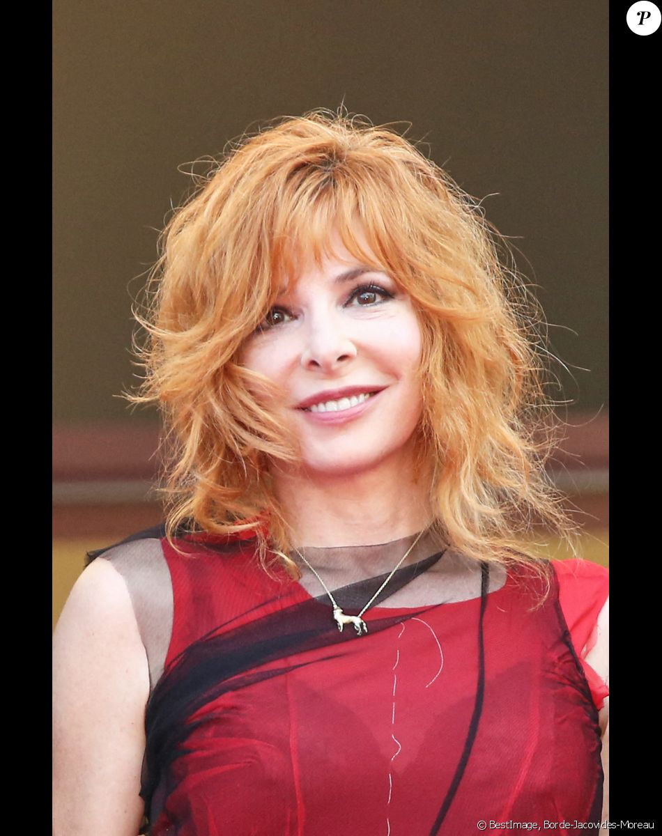 Mylène Farmer - Montée des marches du film " Annette " lors de la cérémonie d'ouverture du 74ème Festival International du Film de Cannes. Le 6 juillet 2021 © Borde-Jacovides-Moreau / Bestimage.