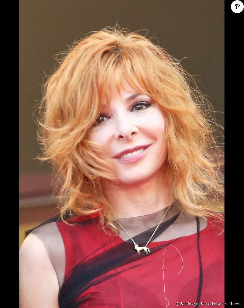 Mylène Farmer - Montée des marches du film " Annette " lors de la cérémonie d'ouverture du 74ème Festival International du Film de Cannes. Le 6 juillet 2021 © Borde-Jacovides-Moreau / Bestimage.