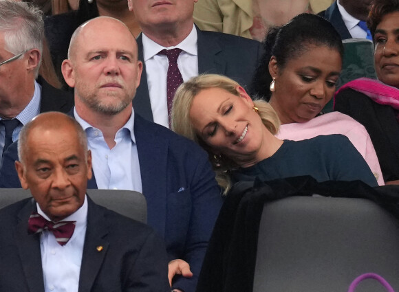 Zara Phillips et son mari Mike Tindall - La famille royale d'Angleterre au concert du jubilé de platine de la reine d'Angleterre au palais de Buckingham à Londres. Le 4 juin 2022 