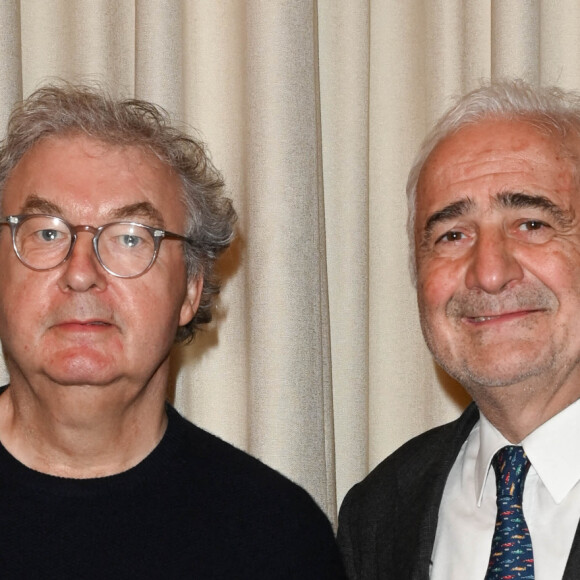 Exclusif - Dominique Besnehard et Guy Savoy - Remise du prix "Fonds de dotation Line Renaud-Loulou Gasté" pour la recherche médicale à la Maison de la Recherche à Paris le 21 novembre 2022. Chaque année un prix, assorti d'une dotation financière de 60 000 euros à un chercheur et à son équipe afin de récompenser et d'accompagner une avancée scientifique majeure. © Coadic Guirec/Bestimage 