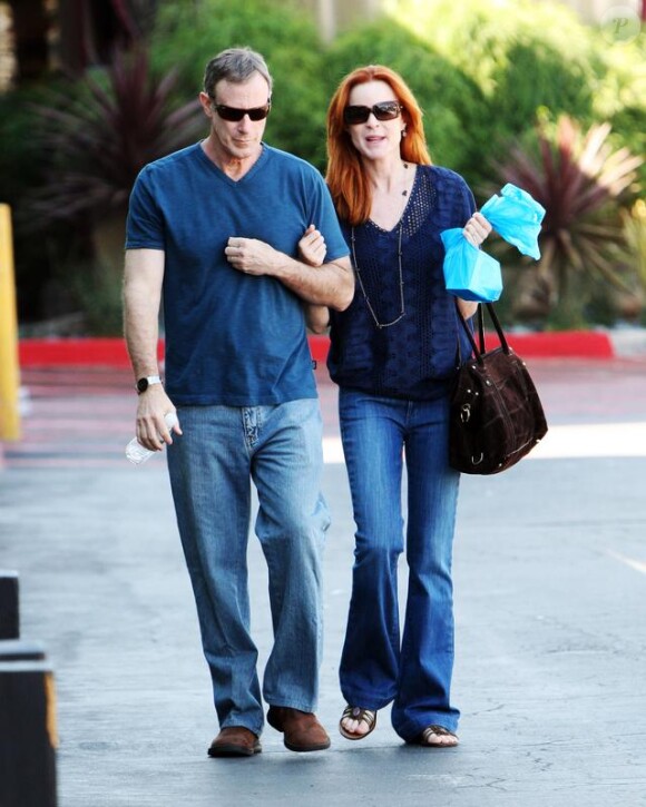 Marcia Cross et son mari Tom Mahoney se promènent et déjeunent en tête à tête pour la Saint Valentin à Malibu le 14 février 2010