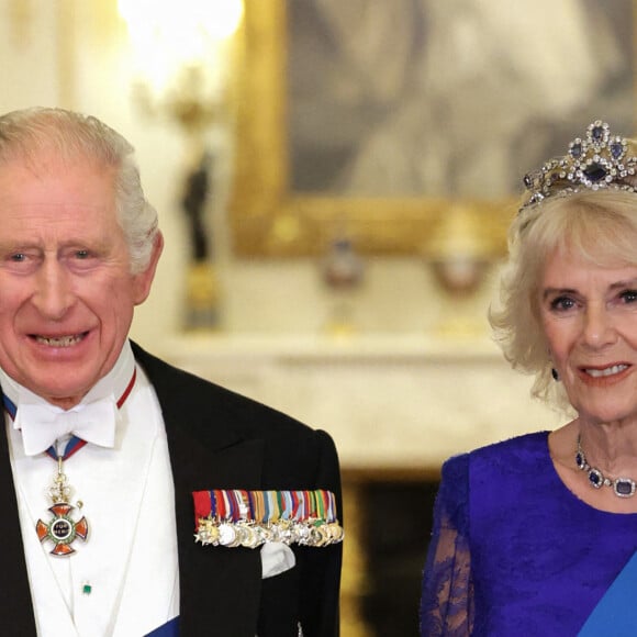 Le roi Charles III d'Angleterre et Camilla Parker Bowles, reine consort d'Angleterre - Arrivées au Banquet d'Etat organisé au palais de Buckingham, à Londres, pendant la visite d'Etat du président sud-africain au Royaume-Uni le 22 novembre 2022. 