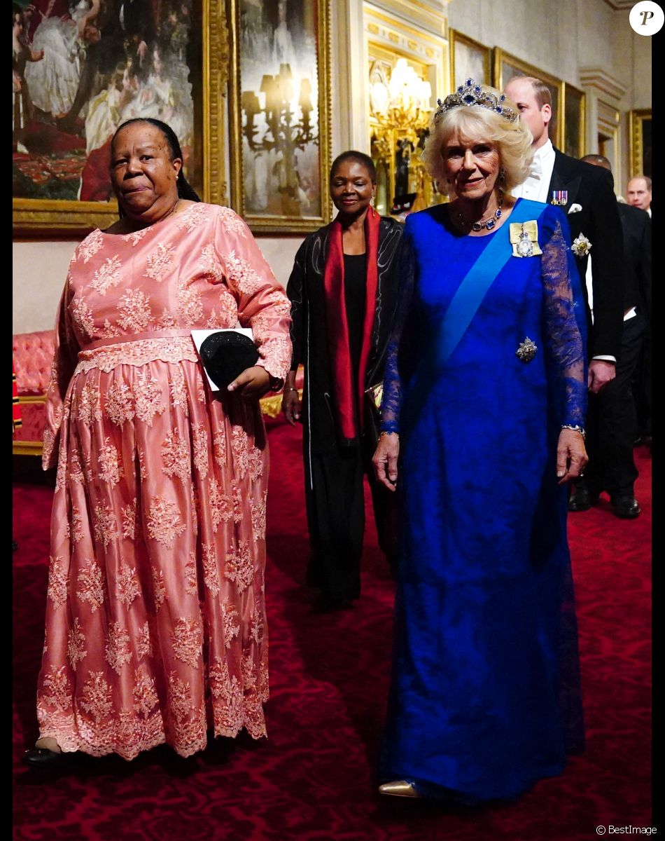 Camilla Parker Bowles, reine consort d'Angleterre - Arrivées au Banquet d'Etat organisé au palais de Buckingham, à Londres, pendant la visite d'Etat du président sud-africain au Royaume-Uni le 22 novembre 2022.