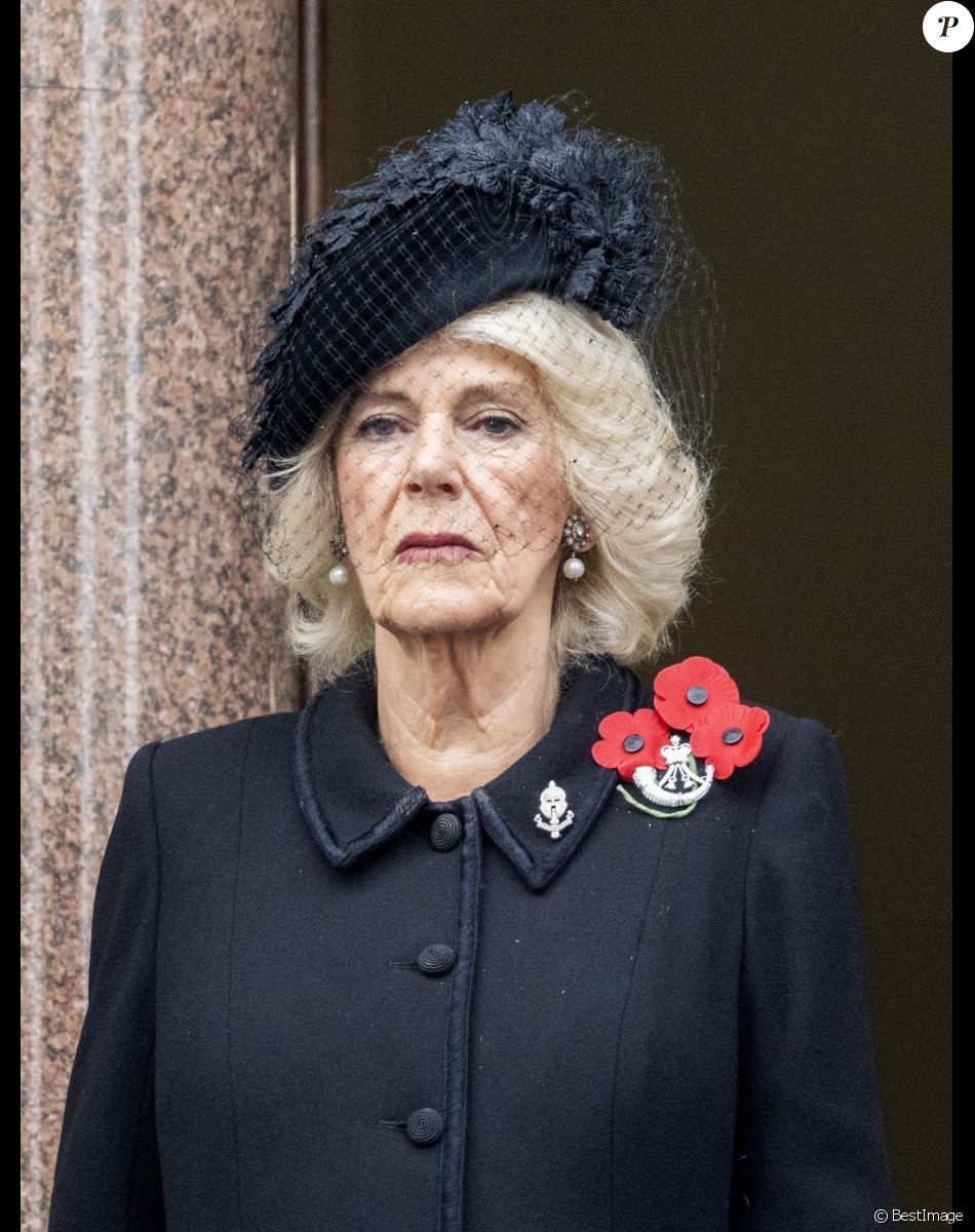 Camilla Parker Bowles, reine consort d'Angleterre, - Les membres de la famille royale d'Angleterre et les personnalités lors du "Remembrance Sunday Service" à Londres.