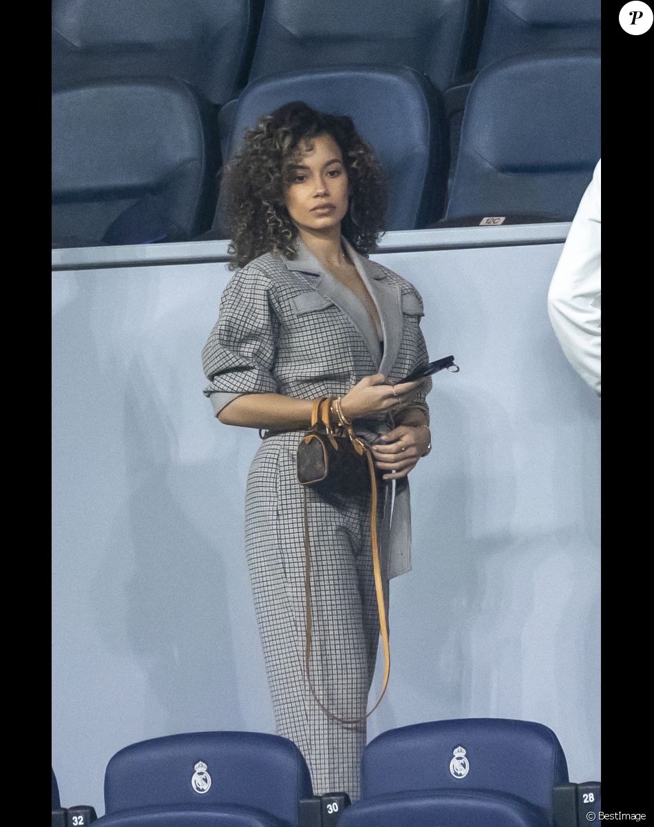 Théma - Les femmes et compagnes des joueurs de l'équipe de France - Jordan Ozuna, la compagne de Karim Benzema assiste au match de football du Groupe F de la Ligue des Champions entre le Real de Madrid et le Celtic Glasgow (5-1) à Madrid le 2 novembre 2022.