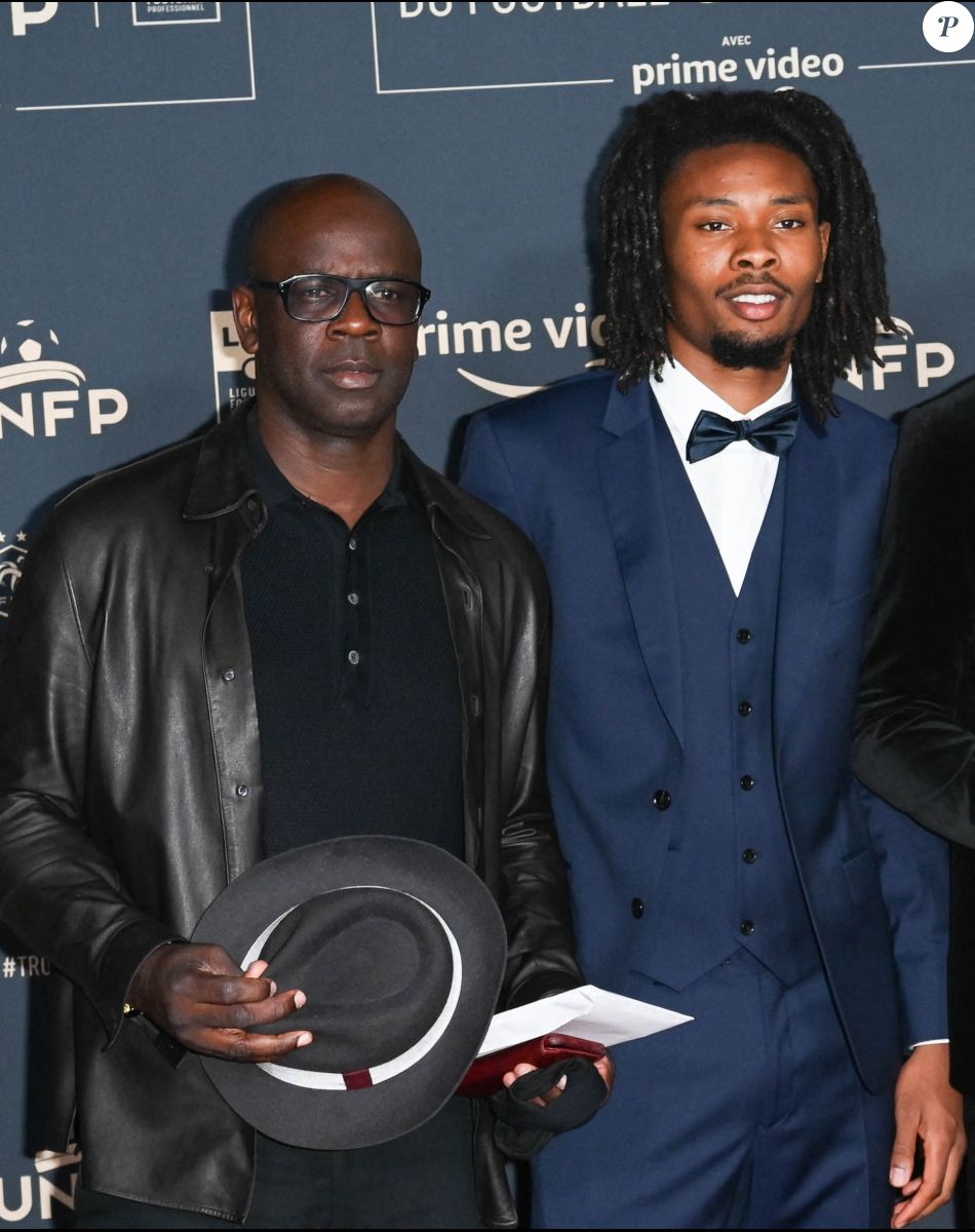 Lilian Thuram et son fils Khephren Thuram - Photocall de la cérémonie des Trophées UNFP 2022 au Pavillon Gabriel à Paris le 15 mai 2022. © Coadic Guirec/Bestimage