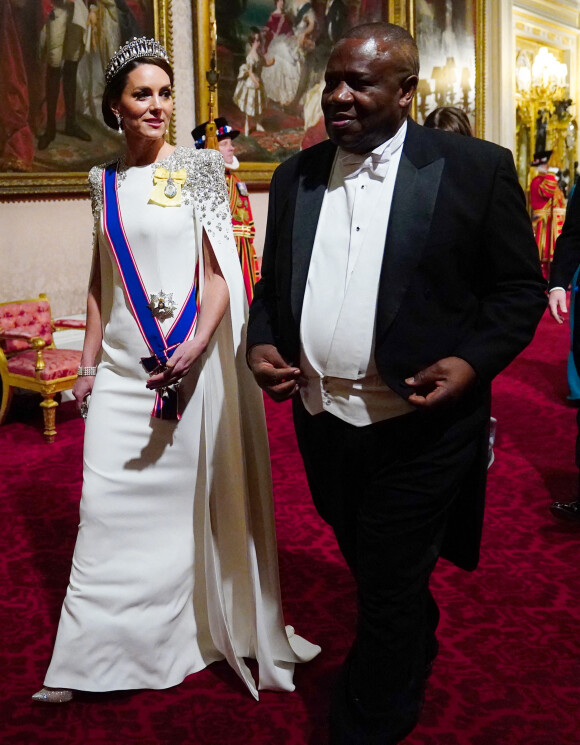 Catherine (Kate) Middleton, princesse de Galles (porte le diadème "Lover's Knot", le préféré de Diana), Cyril Ramaphosa, président de l'Afrique du Sud - Arrivées au Banquet d'Etat organisé au palais de Buckingham, à Londres, pendant la visite d'Etat du président sud-africain au Royaume-Uni le 22 novembre 2022. 