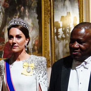 Catherine (Kate) Middleton, princesse de Galles (porte le diadème "Lover's Knot", le préféré de Diana), Cyril Ramaphosa, président de l'Afrique du Sud - Arrivées au Banquet d'Etat organisé au palais de Buckingham, à Londres, pendant la visite d'Etat du président sud-africain au Royaume-Uni le 22 novembre 2022. 