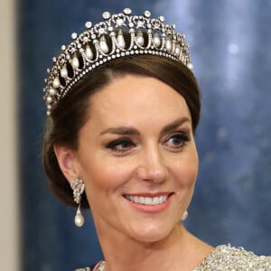 Catherine (Kate) Middleton, princesse de Galles (porte le diadème "Lover's Knot", le préféré de Diana) - Arrivées au Banquet d'Etat organisé au palais de Buckingham, à Londres, pendant la visite d'Etat du président sud-africain au Royaume-Uni. 