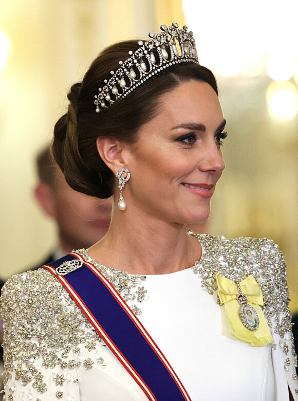 Catherine (Kate) Middleton, princesse de Galles (porte le diadème "Lover's Knot", le préféré de Diana) - Arrivées au Banquet d'Etat organisé au palais de Buckingham, à Londres, pendant la visite d'Etat du président sud-africain au Royaume-Uni le 22 novembre 2022. 