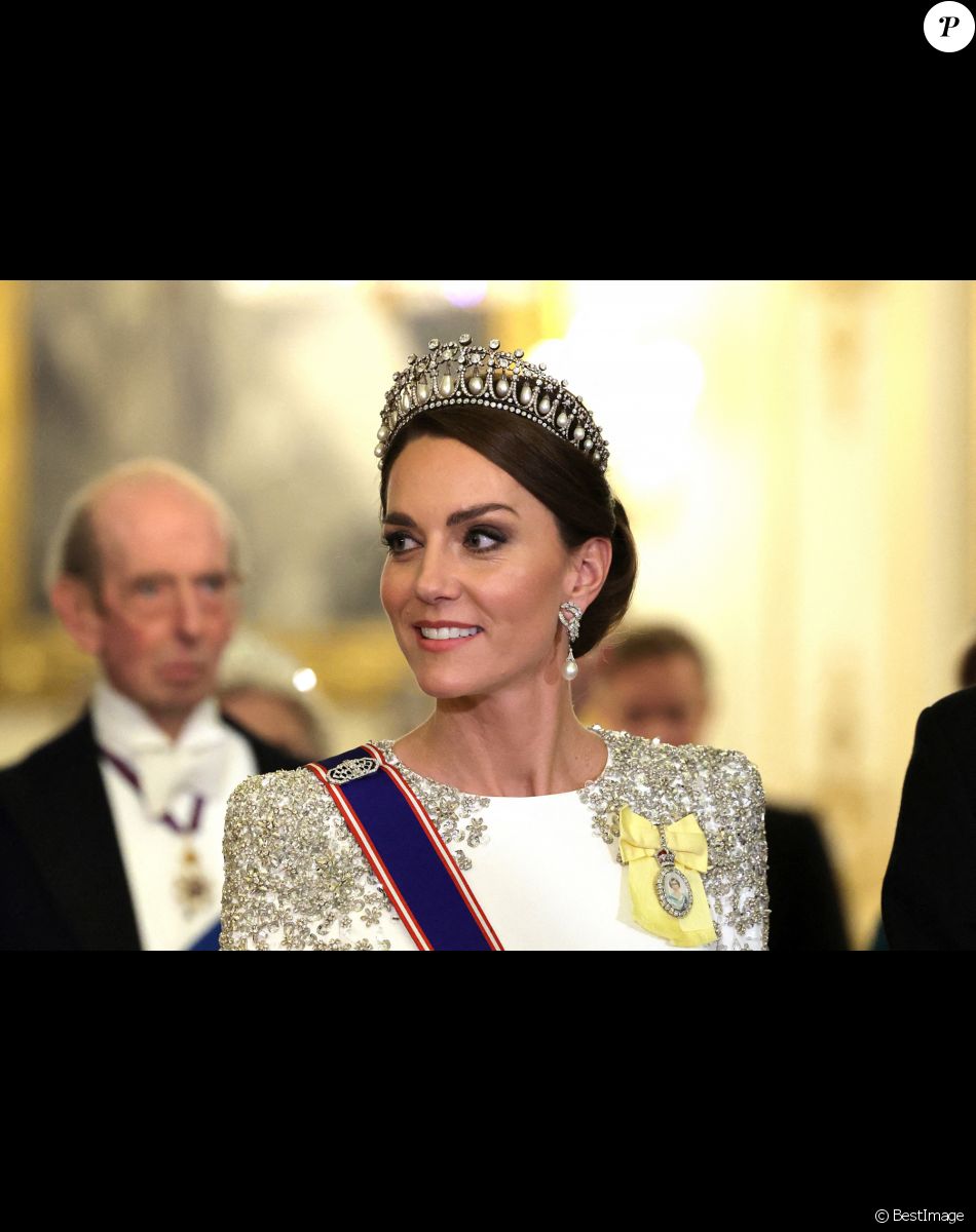 Catherine (Kate) Middleton, princesse de Galles (porte le diadème "Lover's Knot", le préféré de Diana) - Arrivées au Banquet d'Etat organisé au palais de Buckingham, à Londres, pendant la visite d'Etat du président sud-africain au Royaume-Uni le 22 novembre 2022.